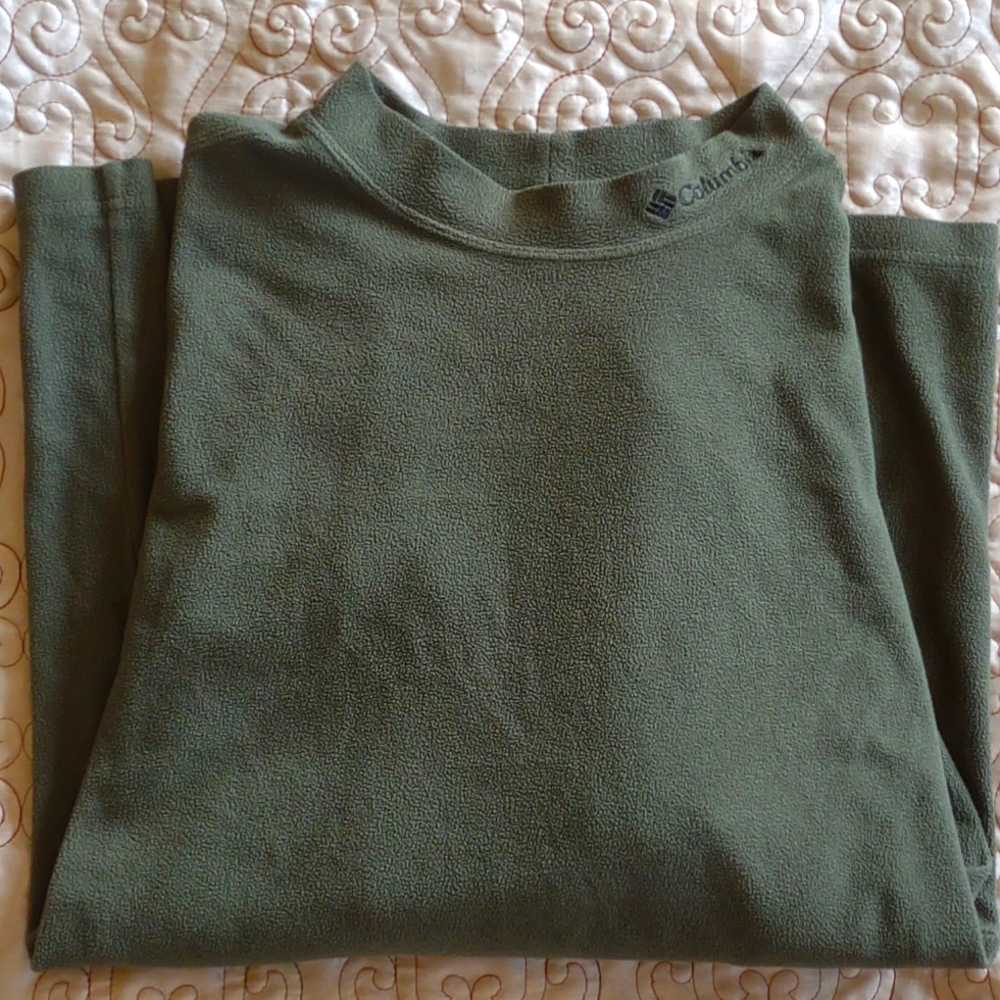 Men's Colombia long sleeve, extra large soft warm material. Great condition!